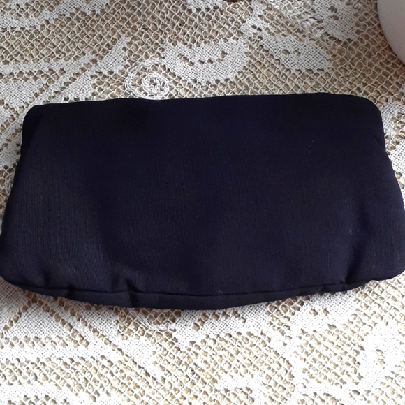 Vintage 40s black foldover clutch with kisslock clasp and rhinestone trim - Picture 2 of 9